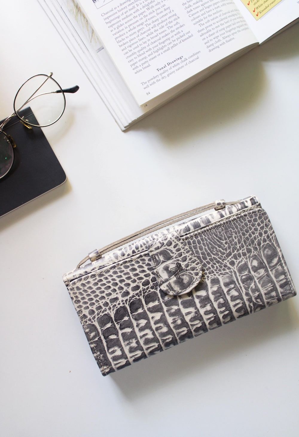Nora | Wallet